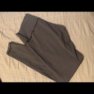 Lulu Lemon Sz8 Striped Leggings